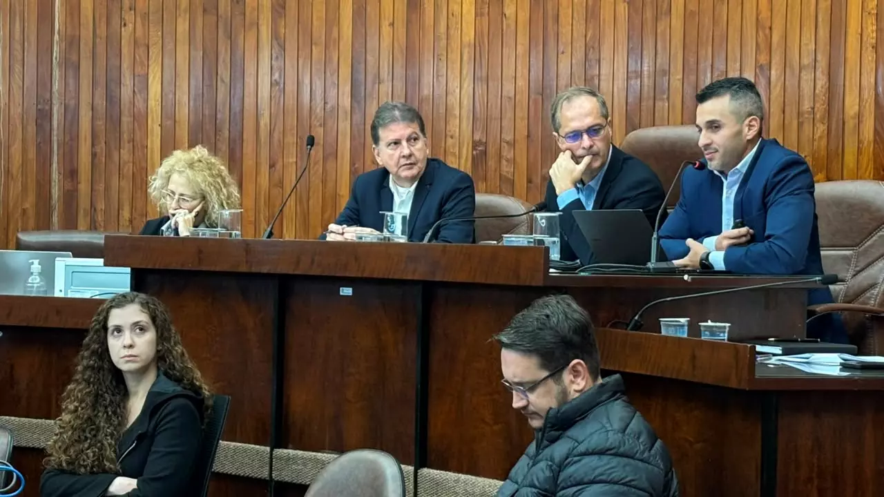 Secretaria de Finanças apresenta metas fiscais do 1º quadrimestre na Câmara de Marília